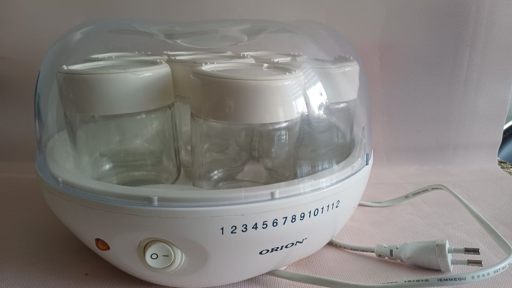 Йогуртниця ORION на 12 баночок, скляні, стан відмінний