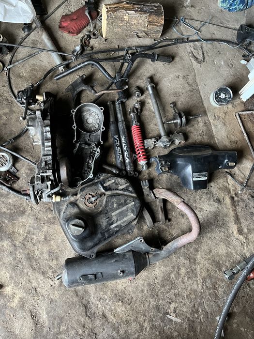 Запчачтини до скутерів Honda dio 18/27 та 28zx