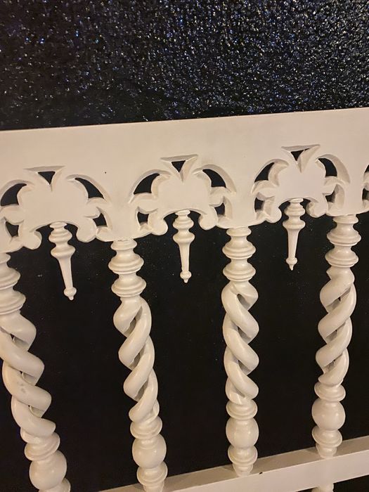 Cabeceura de cama de casal antiga e restaurada