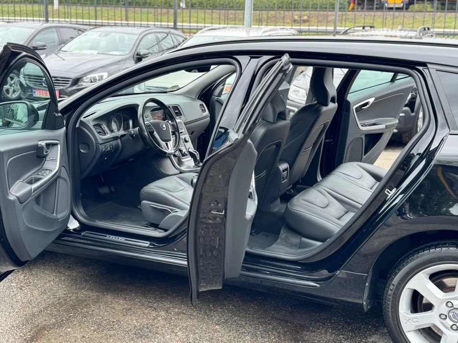 VOLVO V60 RESTYLING D4 2.0 Diesel 190 к.с. 8-ст. автомат