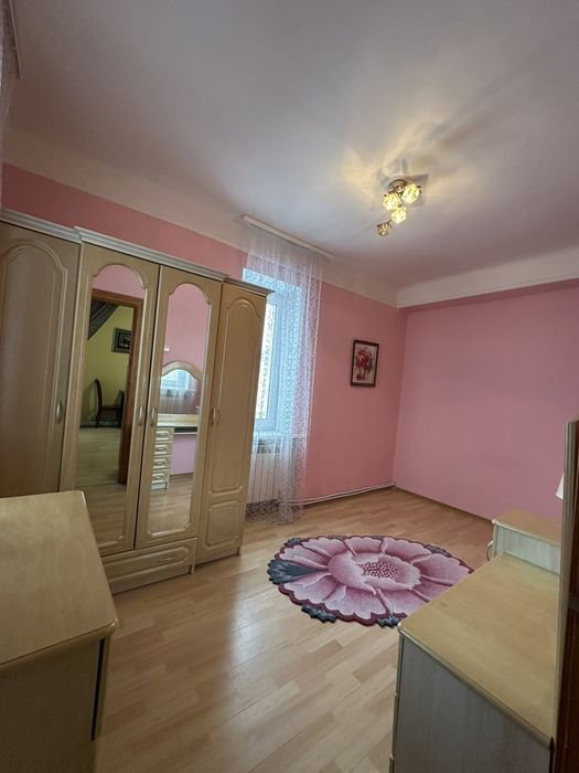 Продам 2 кімнатну квартиру з ремонтом  та меблями!