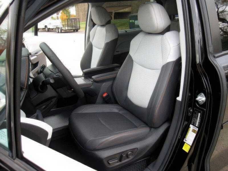 2023 Toyota Sienna XSE 7-Passenger
