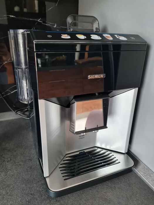 Ekspres do kawy ciśnieniowy Siemens EQ.500 TQ513R01
Ekspres ciśnieniow
