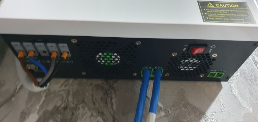 Інвертор must PV18-3024 VPK 3квт 24 вольт