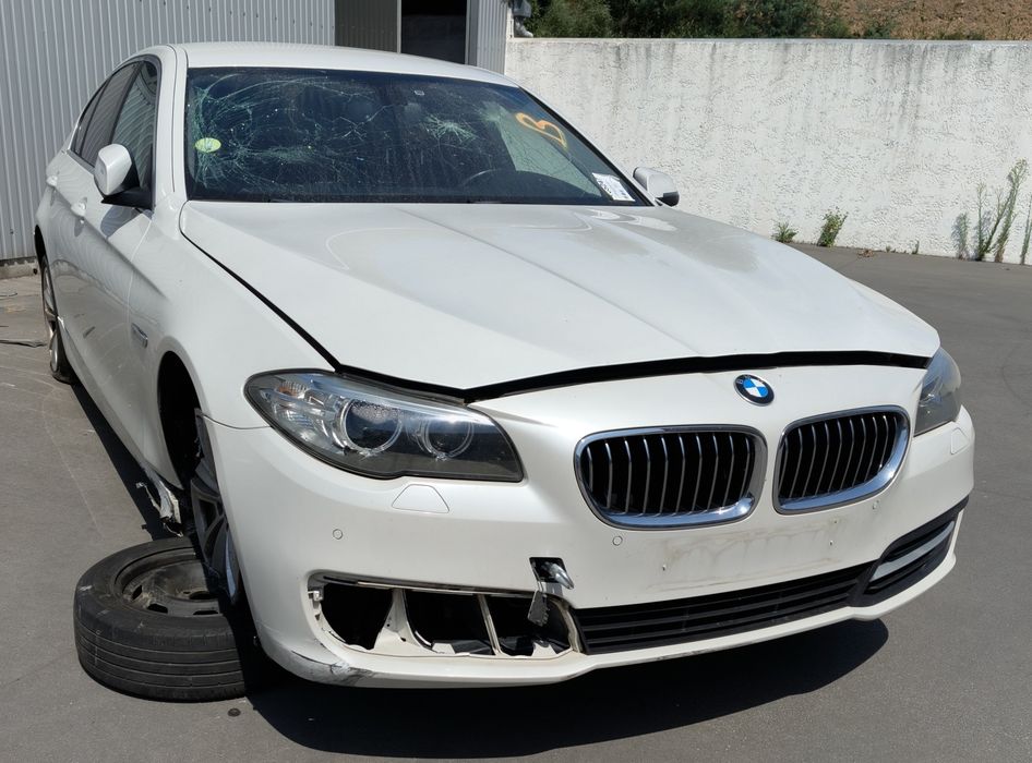BMW F10/F11, 520 D frente completa 2014, FARÓIS XENON.