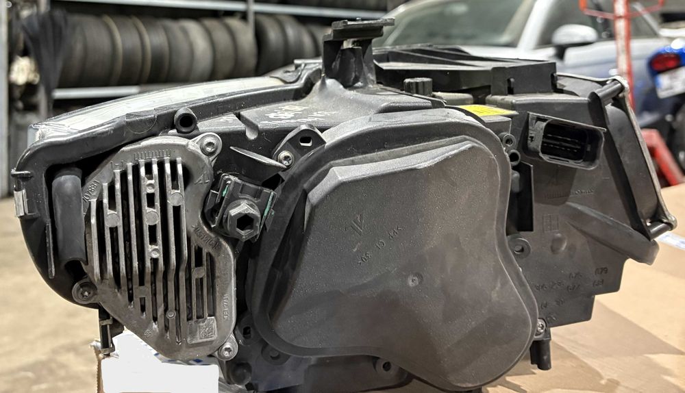 Óptica esquerda BMW E92/E93 LCI