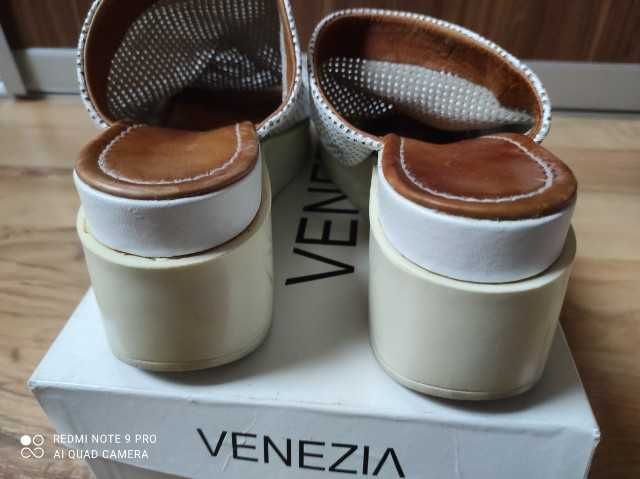 Sprzedam klapki damskie Venezia