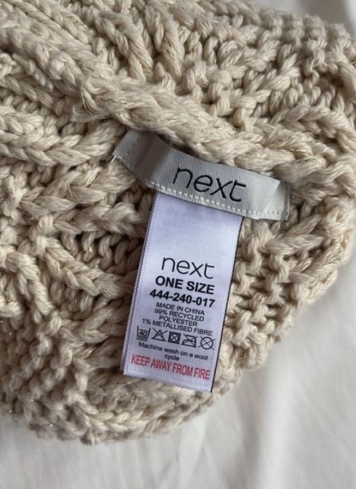 Zimowa czapka z pomponem next kremowa zlote nici NEXT