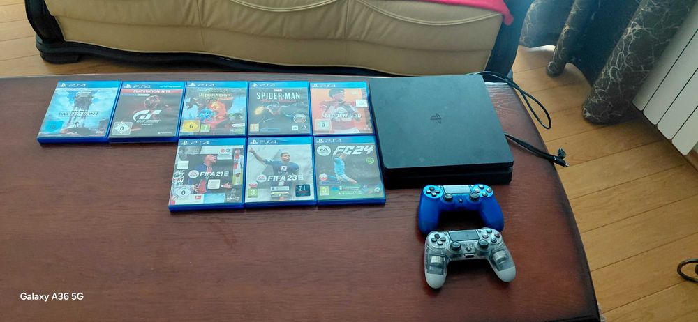 Sprzedaje konsole PS4