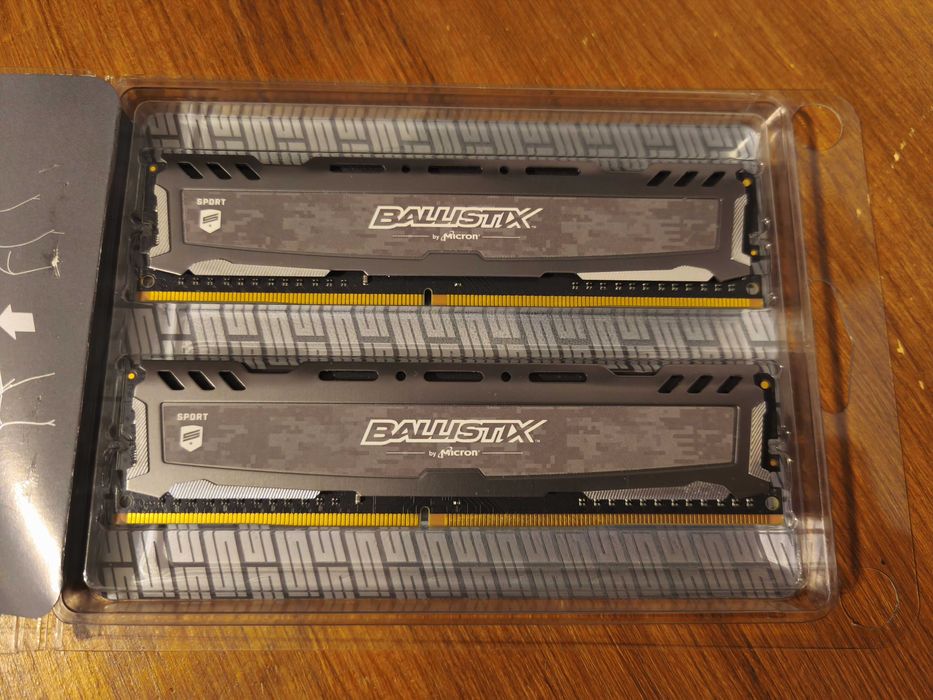 Crucial Ballistix Sport LT DDR4-3000 16 GB (2x8GB) BLS2K8G4D30AESBK