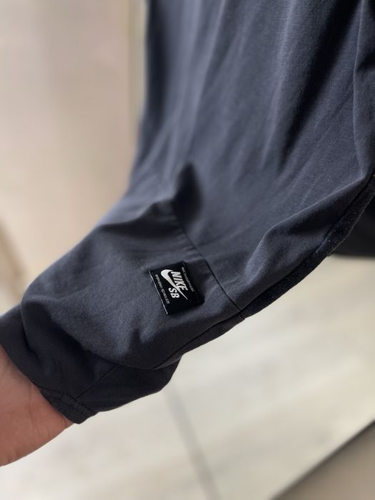 Футболка Nike SB Dri-FIT: Технологічний комфорт та стріт-стайл