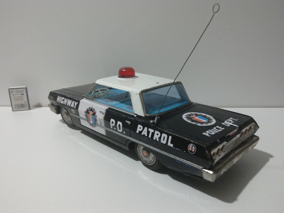 stara zabawka PRL blaszana Policja USA Chevrolet stare zabawki czz rc