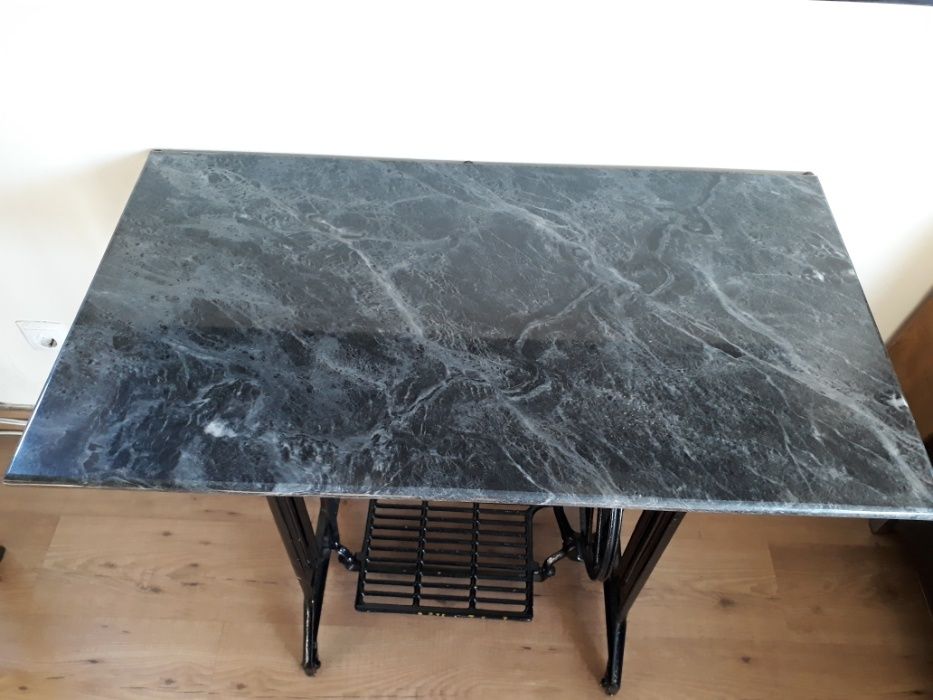 Mesa de Maquina de Costura Antiga Singer