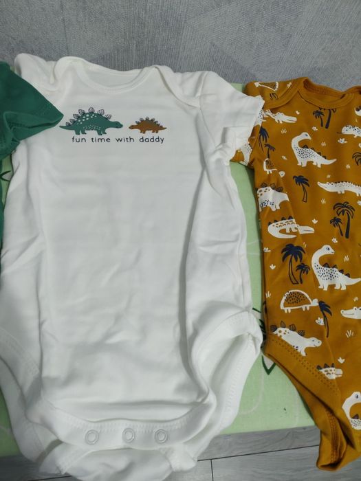 Боді з коротким рукавчиком