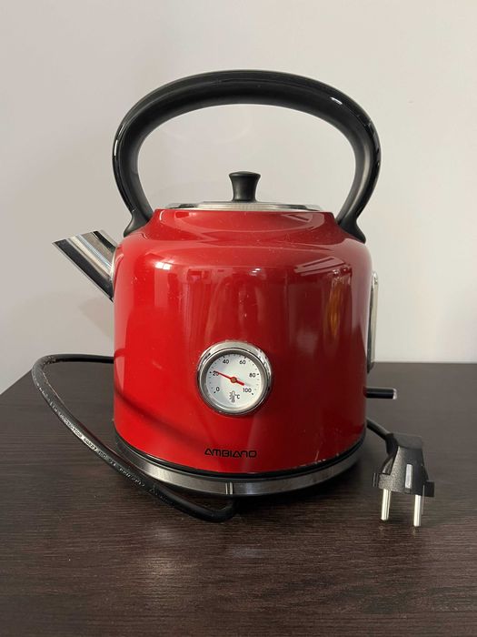 Fervedor de água retro vermelho