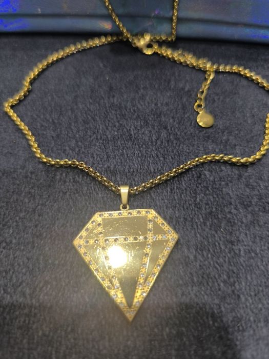 Piękny naszyjnik celebrytka diament