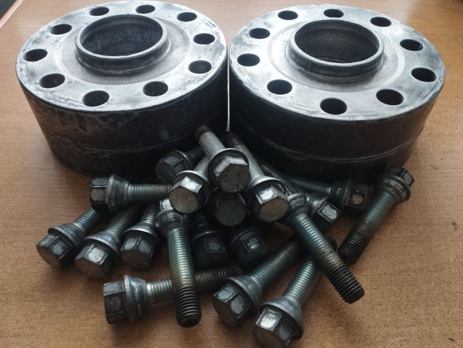 Проставки 5.108/5.114.3 30мм цо60.1 з болтами