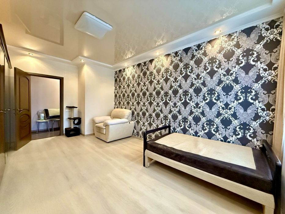 Продам 2-х кімнатну квартиру, Центр міста