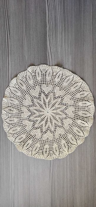 Serwetki ręcznie szydełkowane