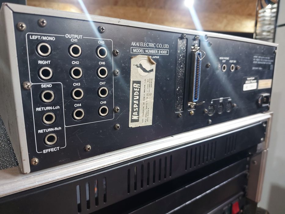 AKAI S1000 ( RARO )