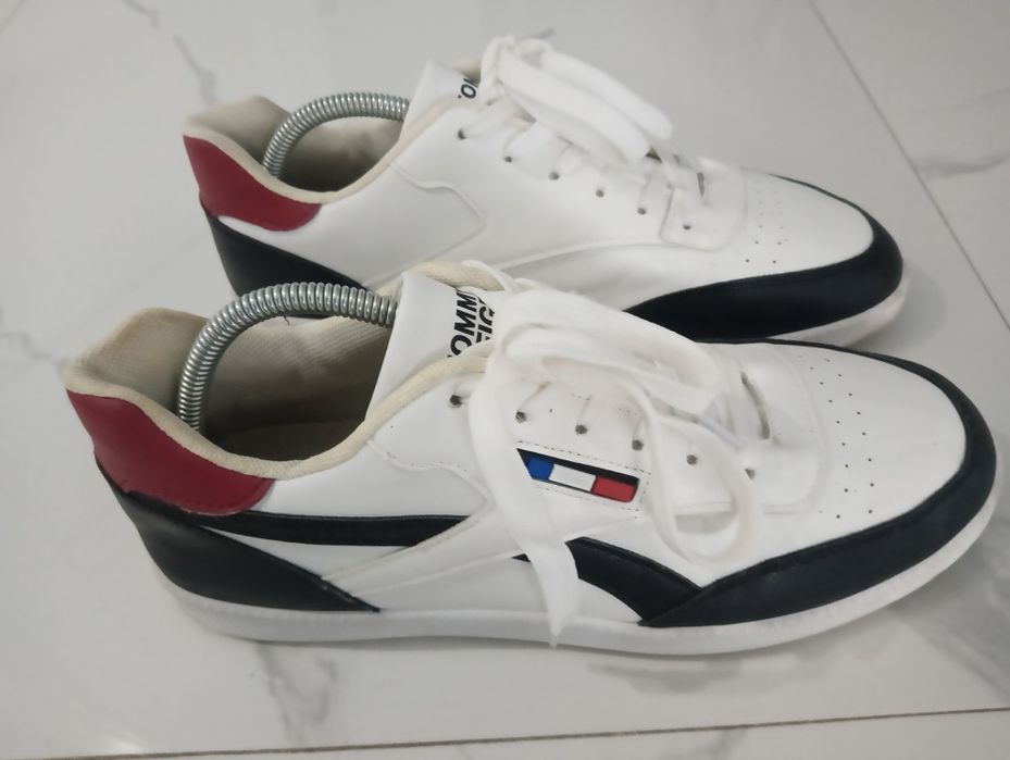 Białe buty Tommy Hilfiger rozmiar 43