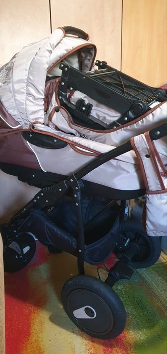 Дитяча  коляска        .