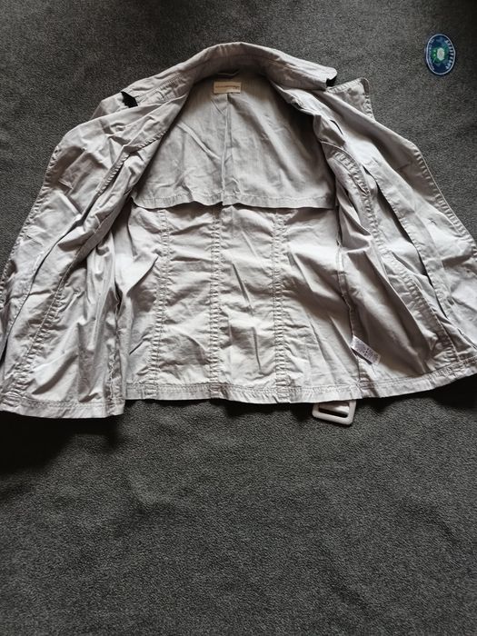 Продам женскую куртку.