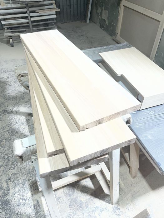 Сходи та підсходинки з масиву дерева від виробника