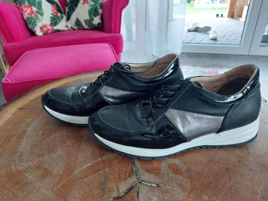 Buty sportowe Oleksy rozmiar 40 długość wkładki 26 cm