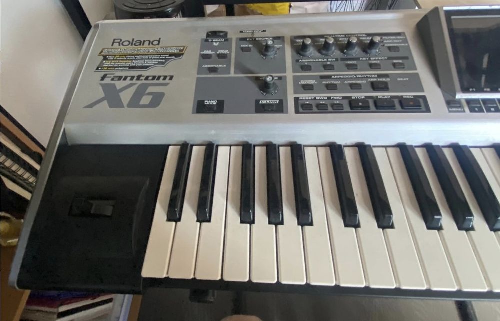Roland Fantom X6
