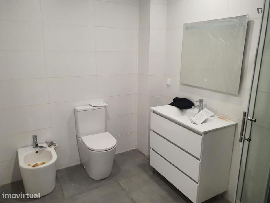 Quarto - localizado em Lumiar Lisbon