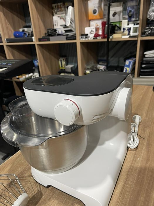 Кухонна машина Bosch MUM5