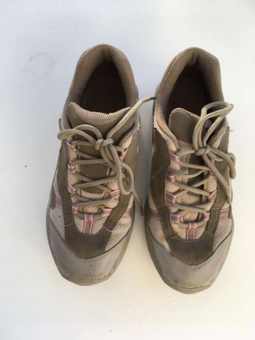 Tenis Quechua em optimo estado quase novos