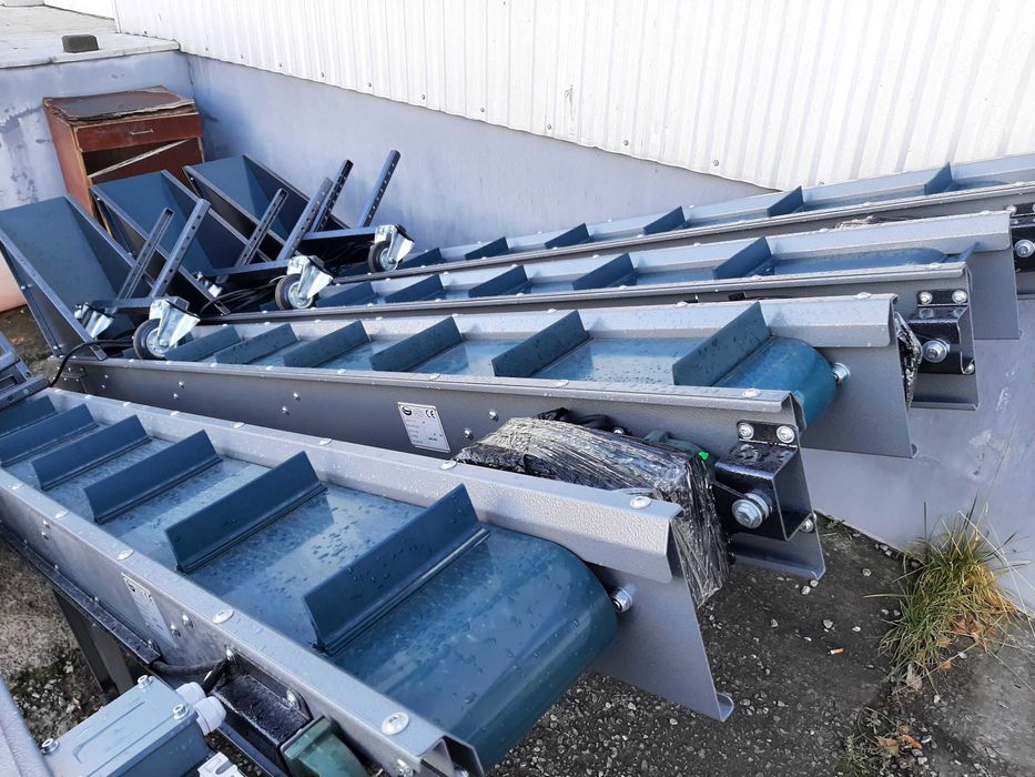 Конвеєр (транспортер) підйомний довжиной  - 2 м