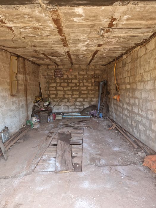 Продам гараж на Крэсе