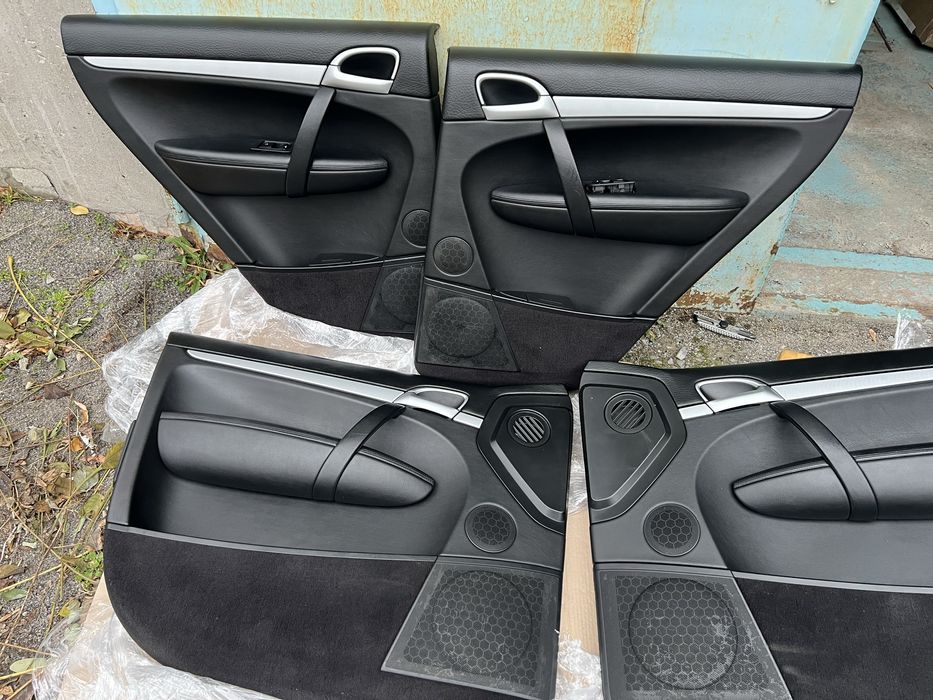 Продам Porsche Cayenne 957/955 обшивки/карты дверей