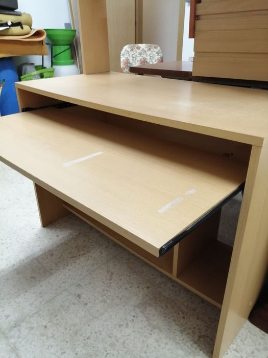 Secretária multiusos - computador