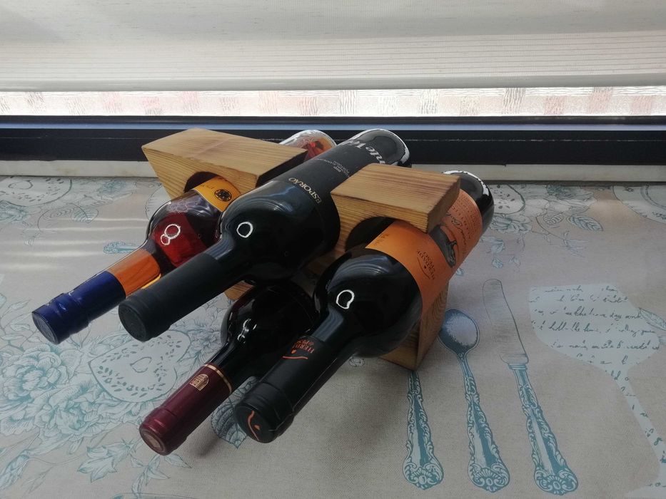 Garrafeira pequena para 4 garrafas