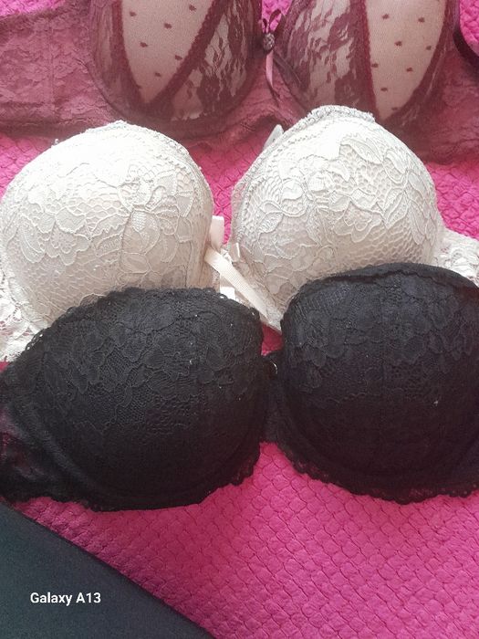 Tanio staniki  sprzedam