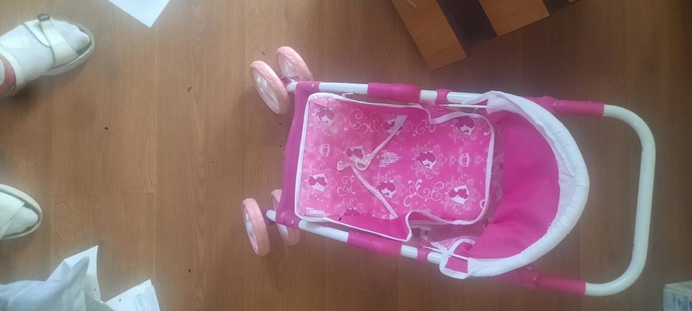 Игрушечная коляска