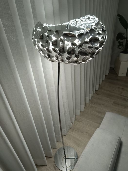Candeeiro de pé de Led Schuller