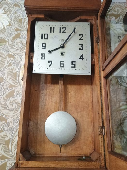 Часы настенные н.к.м. 2 гос. час завод