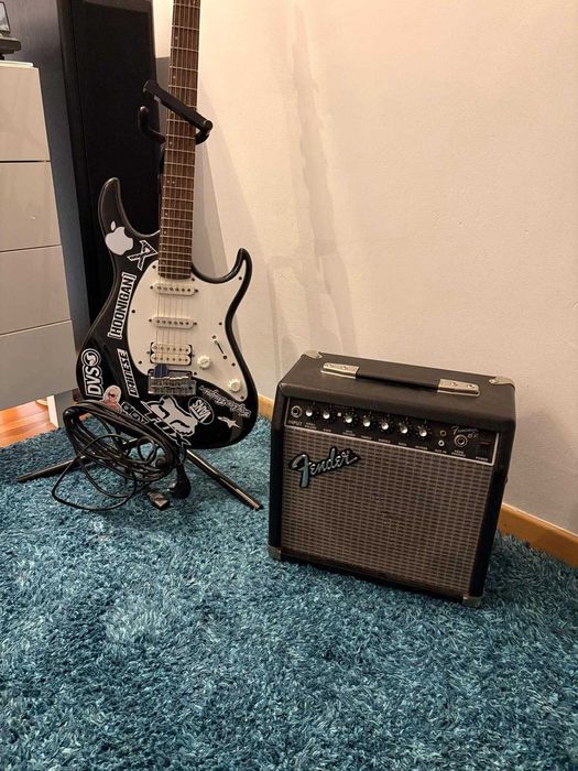 Gitara elektryczna Cort - b. mało używana, piecyk fender, stojak