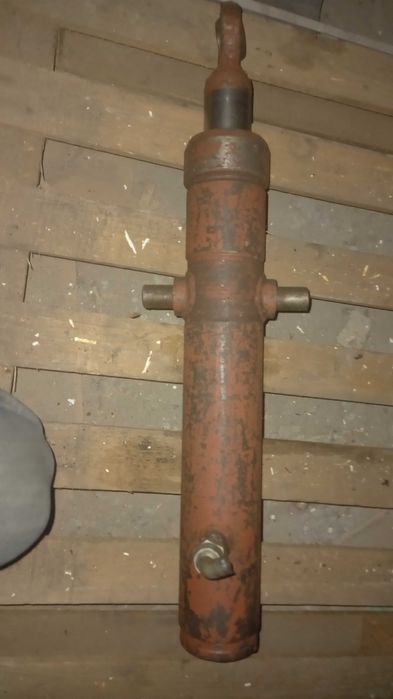 Продам гидроцилиндр