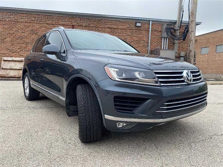 Volkswagen Touareg      2015