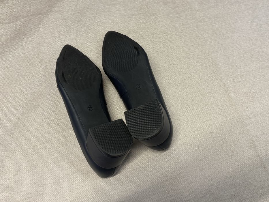 Buty damskie na obcasie / Sarah  Karen / 39