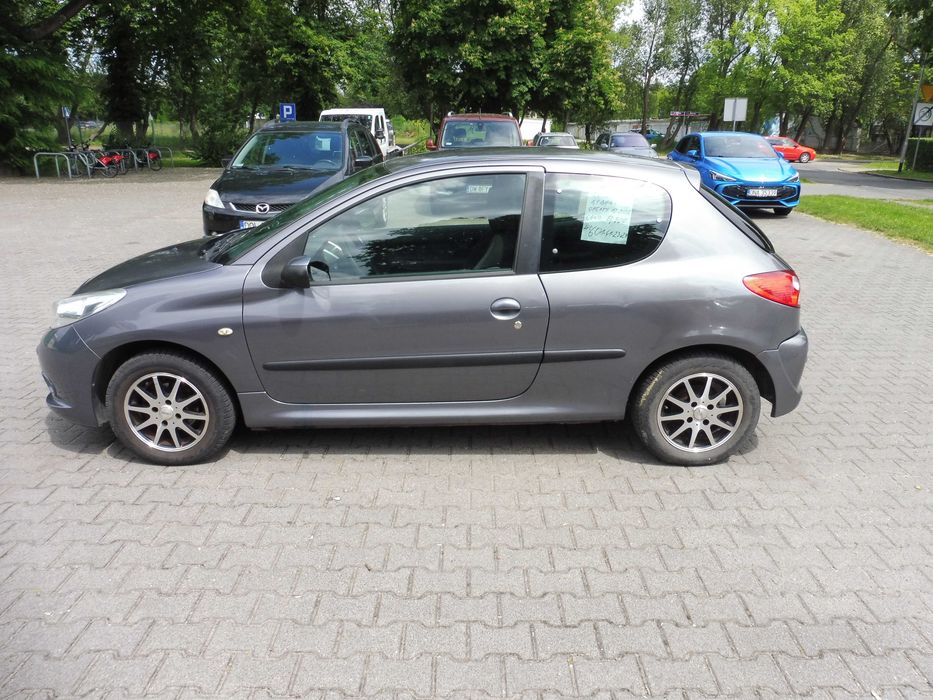 Peugeot 206 plus w bdb stanie tylko 144 tys km