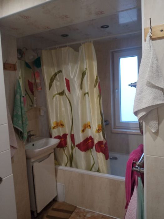 Візьму на підселення дівчину в кімнату