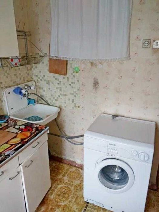 Продам 1-кімнатну квартиру, 5-7 хвилин пішки від метро Індустріальна