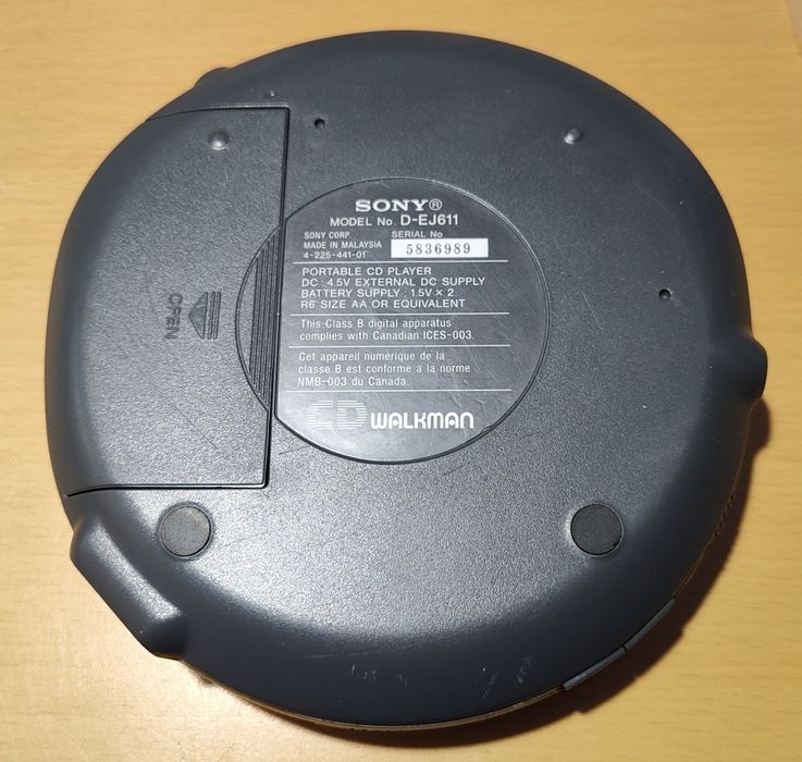 CD-програвач Sony D-EJ611 Walkman, G-Protection, сріблястий